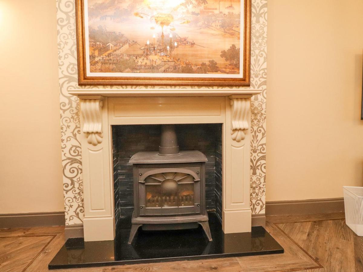 23 Wolsey Close Thornton  Екстер'єр фото