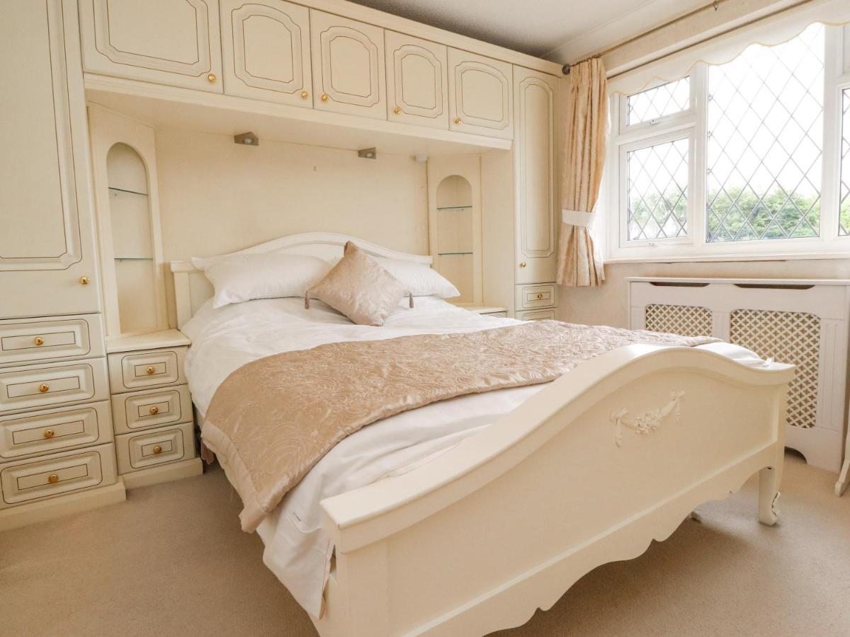 23 Wolsey Close Thornton  Екстер'єр фото